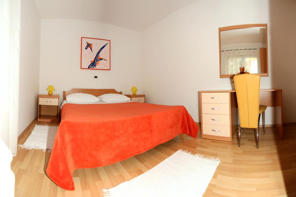 Davorka Apartment *
